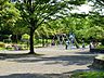 周辺：能見台東公園まで約950m。広くて高低差のある、緑豊かな公園です。お子様が楽しめる遊具があるエリアのほかに野球グランド、テニスコートがあります。