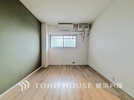 一日の疲れを癒やしてくれる主寝室。時を忘れて過ごす場所として過ごせるお部屋。