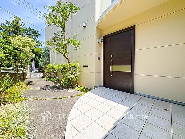 玄関を拡大表示