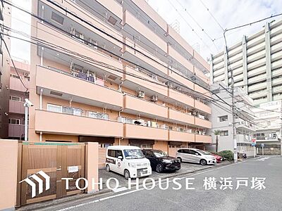 外観：【Appearance】爽やかな青空の下に贅沢なほどに降り注ぐ陽光、豊かな居住性と、クオリティが見事に調和した住空間は、住まうことの喜びを感じさせてくれます。