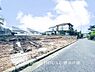 外観：新しい暮らしの舞台となる住まいを建築中。完成後の外観や日々の過ごし方を想像しながら、ご家族それぞれの理想の暮らしを思い描けます。(2026.9撮影)