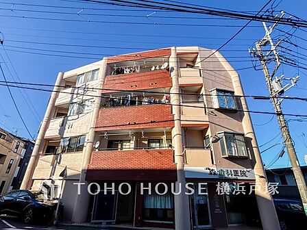 【Appearance】その邸が魅せる、気品・上質・重厚感・細やかさ、そのすべては訪れた者に安らぎと品性を与える特別な空間です。ここに住むからこそ意味がある。すべての(始まり)をここから迎えます。