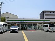 ファミリーマート箕面小野原東店 徒歩4分。 290m