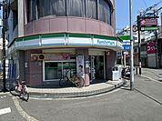 ファミリーマートアムト相川駅前店 徒歩11分。 880m