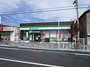 ファミリーマート 富田駅南店 徒歩16分。 1240m