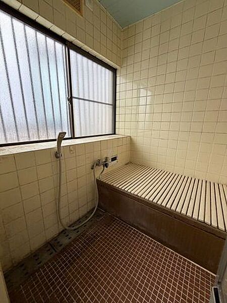 浴室を拡大表示
