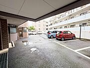 駐車場は月額20,000円/台