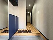 広々とした玄関に収納も充実