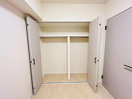 洋室4.4帖のクローゼット