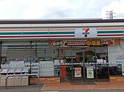 セブンイレブン下館外塚店 680m