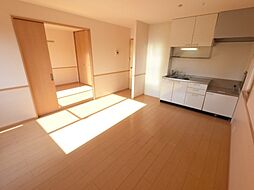 ステイブル A 1階2LDKのリビング/ダイニング