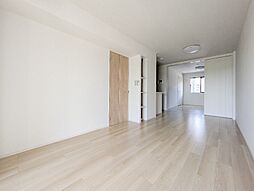 メゾン リヴィエール VI 1階1LDKのリビング/ダイニング