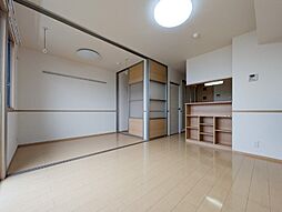 エテルノ 1階1LDKのリビング/ダイニング