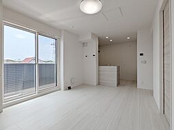 シャトー SANA 3階1LDKのリビング/ダイニング