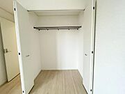 施工例　各居室に収納があります。