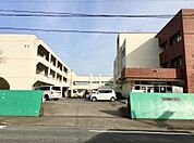 木更津市立請西小学校まで徒歩10分です。