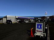ローソン 　城陽白坂テクノパーク店最寄駅は 山城多賀駅。また、バス利用ならバス停 芦原バス停 から徒歩約3～4分ほど。つまり、電車でもバスでも、あるいは車でも比較的アクセスしやすい立地。 940m