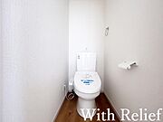 ホワイトを基調にしたトイレは、清潔感が保たれます♪