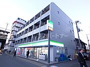 ファミリーマート/西船橋駅北口店 140m