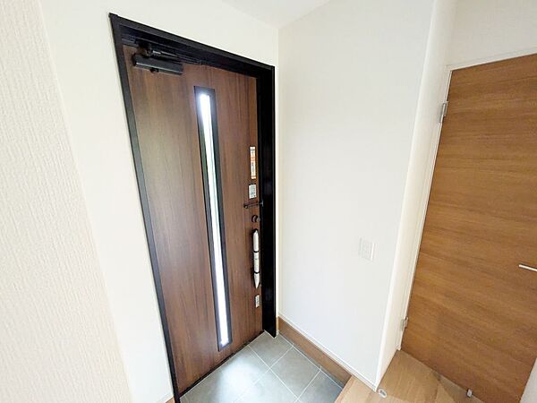 玄関を拡大表示