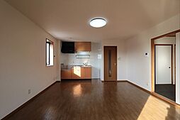 コートヴィレッジ若沼　A棟 202 2階2LDKのリビング/ダイニング