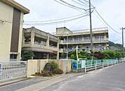 中学校「岡山市立香和中学校まで2755ｍ」