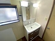２階トイレ前の洗面