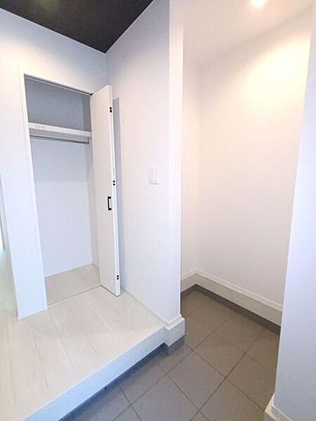 玄関を拡大表示