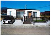 南東向き。陽当り良好。駐車場２台可※車種による。平屋建て