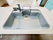 シャワー切り替えが可能なシステムキッチンです。水回り丁寧にご利用・お手入れがされています♪