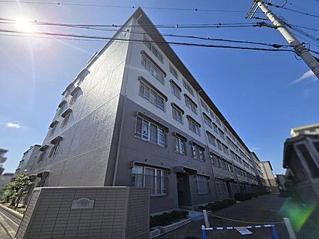 全居室収納付きで、ご家族それぞれの荷物を収納しやすい住まいです♪