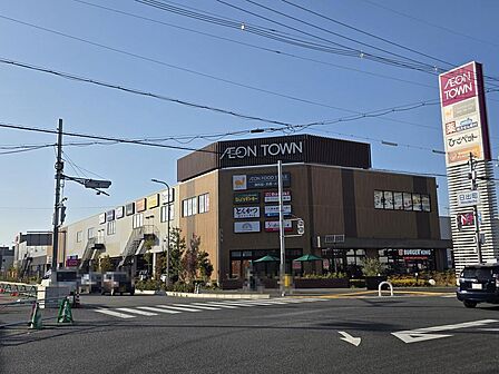 イオンタウン豊中庄内まで徒歩6分食料品や日用品、各種専門店の利用がしやすく、毎日のお買い物がスムーズです。仕事帰りにも立ち寄りやすい距離で、家事の時短と生活効率アップを実現。