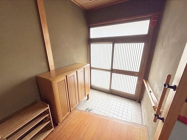 玄関を拡大表示