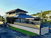 ミサワホーム施工物件です。裏側には庭が付いています。（土地約76坪/建物約38坪）