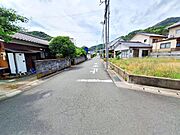 南西の前面道路の様子です。