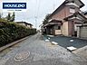 外観：小学校まで徒歩7分の距離です。