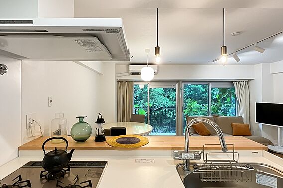 キッチンからリ...