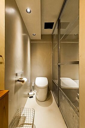 トイレと洗面は...