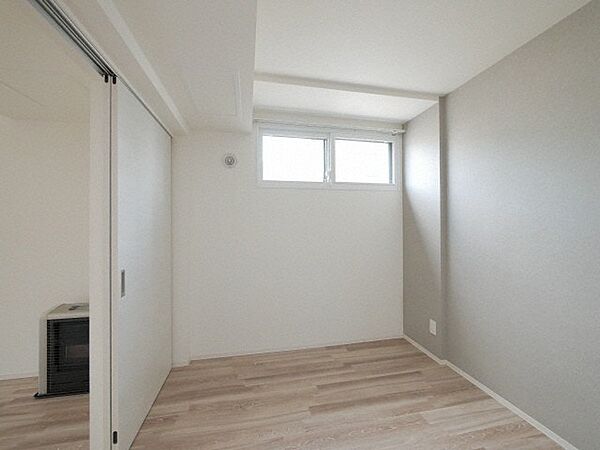 apartment 北海道札幌市西区二十四軒一条５丁目1-2　ラ・ポール二十四軒2号館107号室