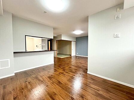 【リビング】ダイニングテーブル・ソファなどお好みの家具・インテリアを配置してオリジナルの住空間をお楽しみください!室内(2025年10月)撮影