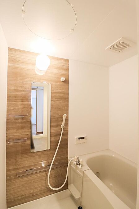 【リフォーム施工例】浴室、洗面化粧台、トイレをリフォーム!清潔感のある水回りで、気持ちよく新生活をスタートできます♪【建物プラン例】建物価格1699万円、建物面積64.50m2
