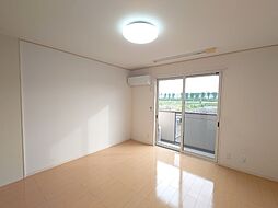 パストラルドミール 201 2階ワンルームのリビング/ダイニング