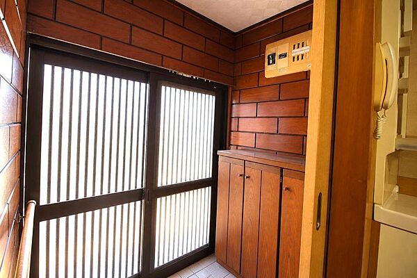 玄関を拡大表示