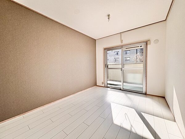 洋室を拡大表示