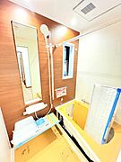広々とした浴室でゆったりリラクゼーション