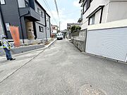 接道状況：北側約4.6ｍ公道、西側約4.4ｍ公道 