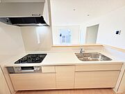 使い勝手の良いシステムキッチン
