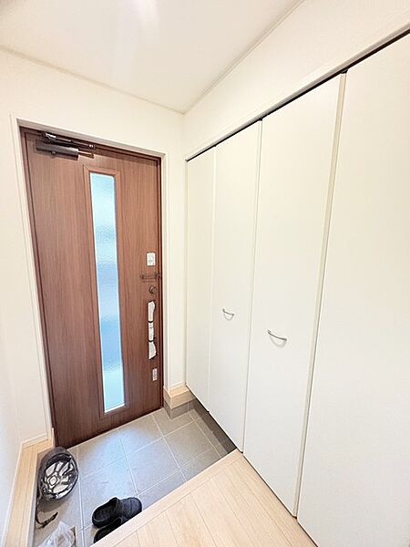 玄関を拡大表示