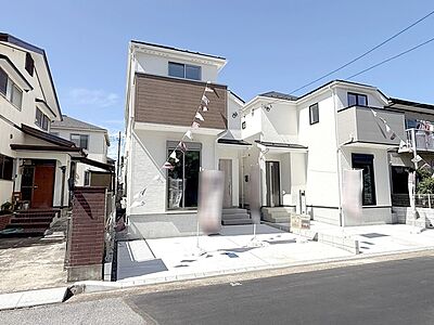 外観:完成済みなので即日ご案内可能です! 写真では伝わりきらない、光と風の通り道をぜひ現地でご体感ください。 お気軽にお問い合わせください! 外観:完成済みなので即日ご案内可能です! 写真では伝わりきらない、光と風の通り道をぜひ現地でご体感ください。 お気軽にお問い合わせください!