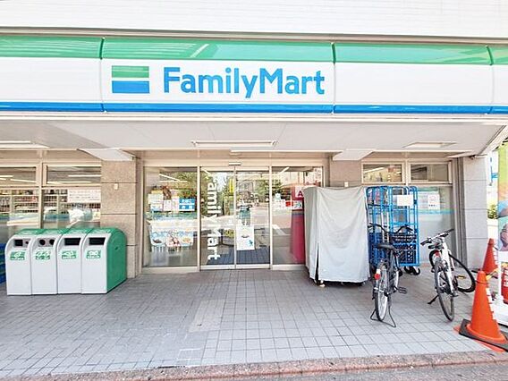 ファミリーマー...
